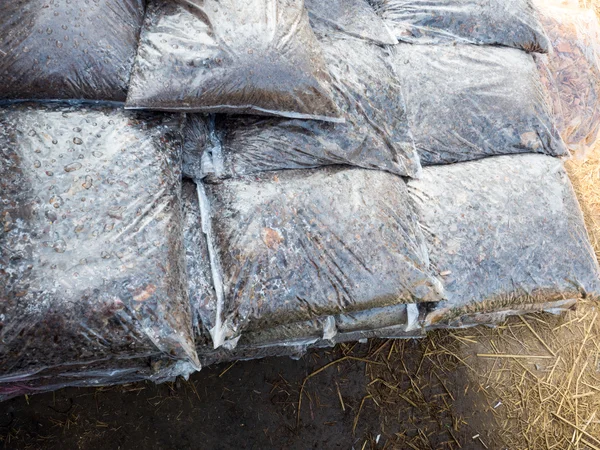 plastik torbalarda gübre