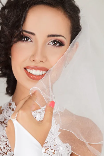 Beautiful bride — Stock Photo, Image