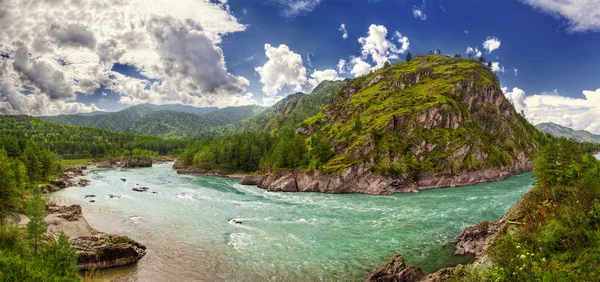 Panorama des Flusses Katun in Chemal — Stockfoto