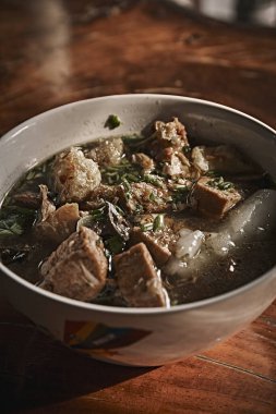 Çin usulü erişte çorbası. Thai sokak foo