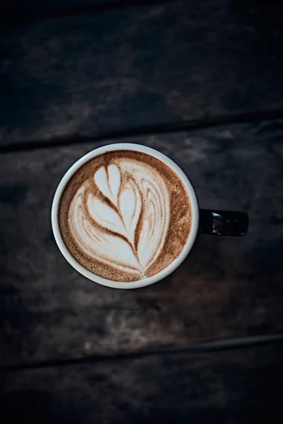 Xícara Café Arte Quente Latte Mesa Madeira Foco Foa Branco — Fotografia de Stock