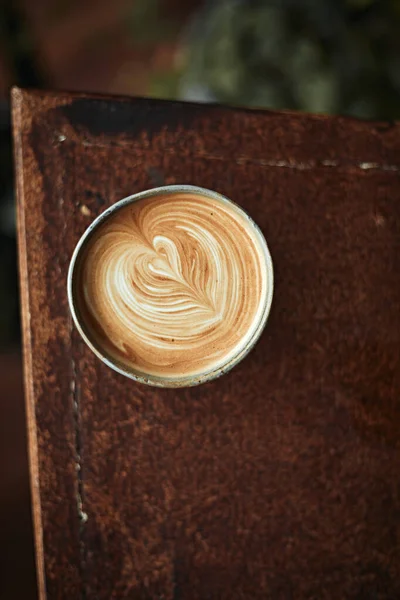 Szelektív Fókusz Csésze Forró Latte Art Kávé Összpontosítani Fehér Hab — Stock Fotó