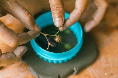 Seramik atölyesi. Çömlek yapma süreci.