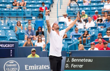Mason, Ohio - 15 Ağustos 2016: Julien Benneteau 15 Ağustos 2016'da Mason, Ohio'daki Western and Southern Open'da ilk tur maçında. Benneteau maçı kazandı, David Ferrer'ı üzdü.