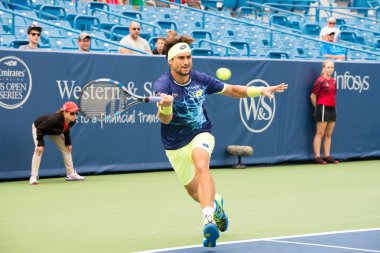 Mason, Ohio - 15 Ağustos 2016: David Ferrer 15 Ağustos 2016'da Mason, Ohio'daki Western and Southern Open'da ilk tur maçında. 