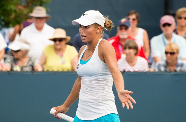 Mason, Ohio-16 sierpnia 2016: Yulia Putintseva w meczu w zachodniej i Południowej Open w Mason, Ohio, sierpnia 16, 2016. — Zdjęcie stockowe