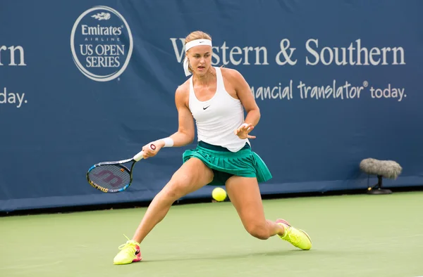 Mason, Ohio - 15 de agosto de 2016: Anna Schmiedlova em uma primeira rodada no Western and Southern Open em Mason, Ohio, em 15 de agosto de 2016 . — Fotografia de Stock