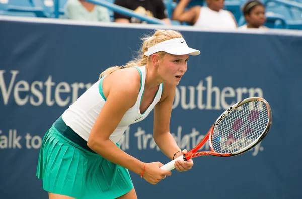 Mason, Ohio-13 sierpnia 2016: Donna Vekic w meczu kwalifikacyjnym na zachodnim i południowym Open w Mason, Ohio, sierpnia 13, 2016. — Zdjęcie stockowe