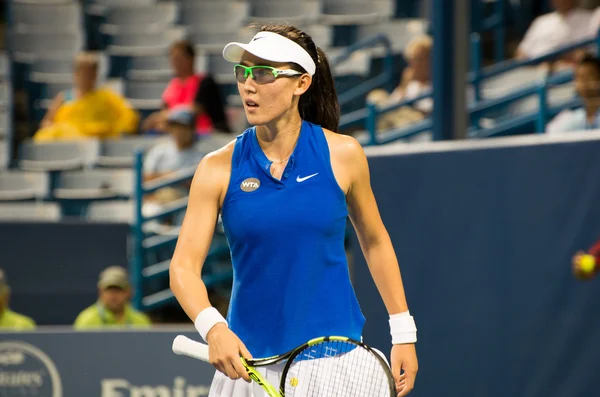 Mason, Ohio - 15 agosto 2016: Saisai Zheng in match al Western and Southern Open di Mason, Ohio, il 15 agosto 2016 . — Foto Stock