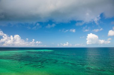 FLorida 'daki Bahia Honda Eyalet Parkı' nda zümrüt su..