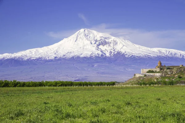 Erivan Ermenistan Daki Ararat Dağı Nın Önündeki Khor Virap Manastırı — Stok fotoğraf