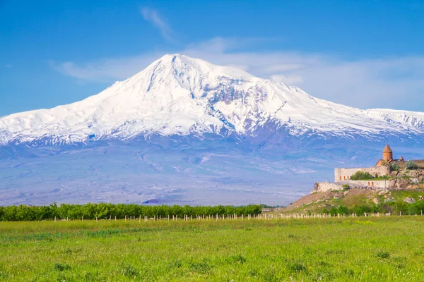 Монастырь Хор Вирап Перед Горой Арарат Вид Еревана Армения Заснеженный — стоковое фото