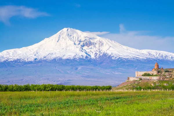 Khor Virap Kloster Framför Berget Ararat Sett Från Jerevan Armenien Royaltyfria Stockfoton