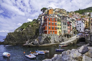 İtalya, Cinque Terre, Riomaggiore 'un Picturesque kıyı köyü..