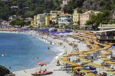 Resimli kıyı köyü Monterosso al Mare, Cinque Terre, İtalya.