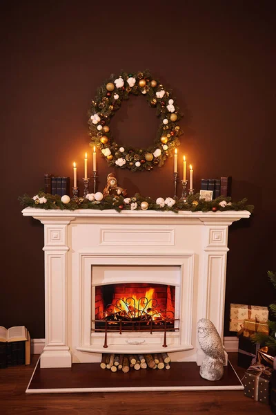 Chimenea Navidad Regalos Regalos Decoraciones Año Nuevo Inicio Fondo Interior —  Fotos de Stock