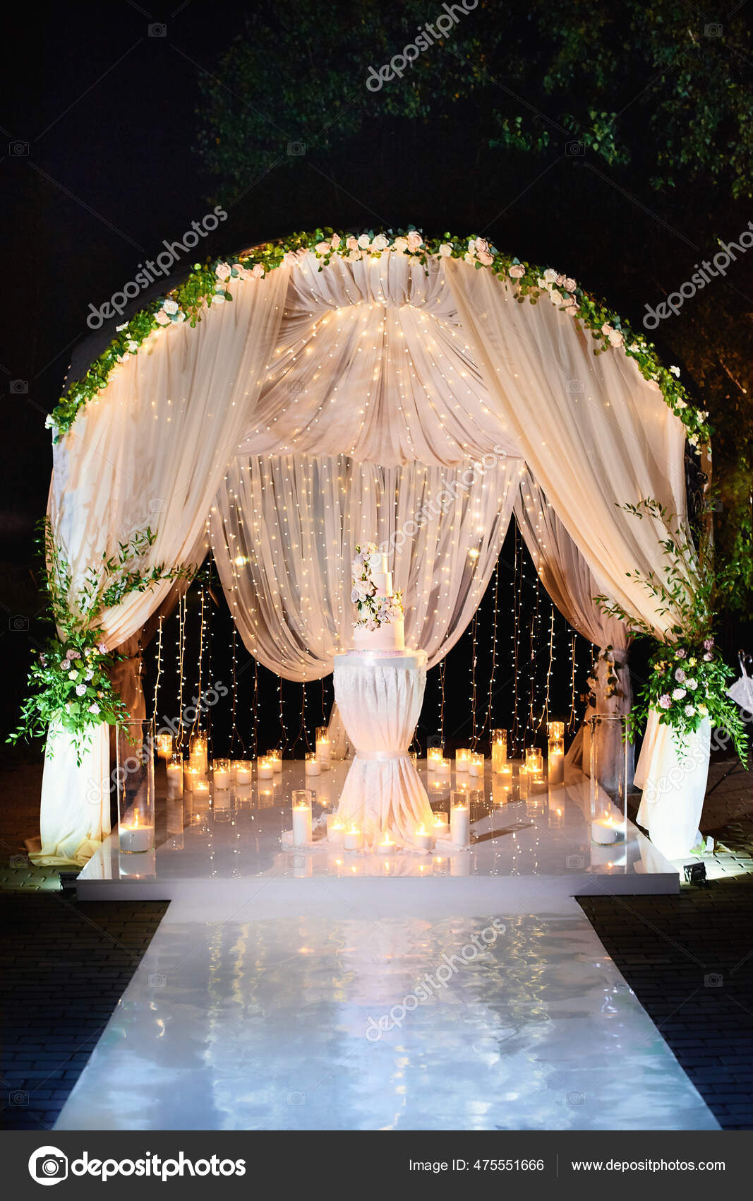 Pastel Boda Boda Por Noche Fondo Del Arco Ceremonia Boda — Foto de