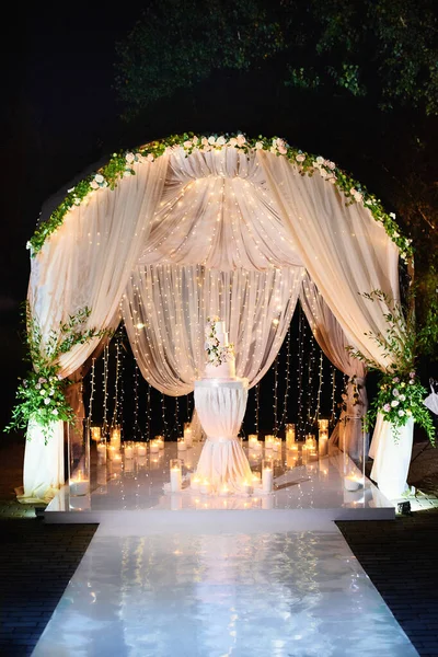 Wedding Cake Wedding Evening Background Arch Night Wedding Ceremony Arch — Stock Photo, Image
