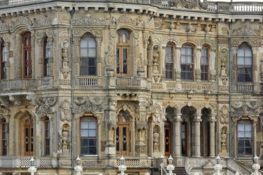 Asyalı Boğazı kıyısındaki Beylerbeyi Sarayı