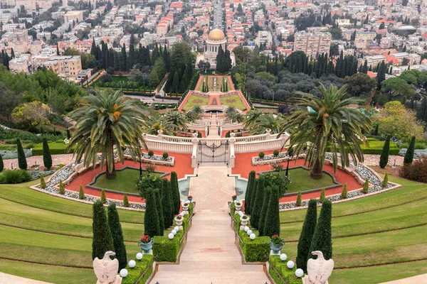 Haifa Israel 2016年1月7日 Bahai GardenとHaifaのトップビュー — ストック写真
