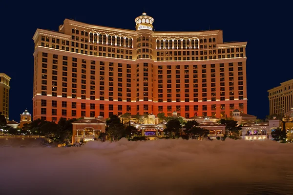 Las fuentes de Bellagio en la noche en Las Vegas —  Fotos de Stock