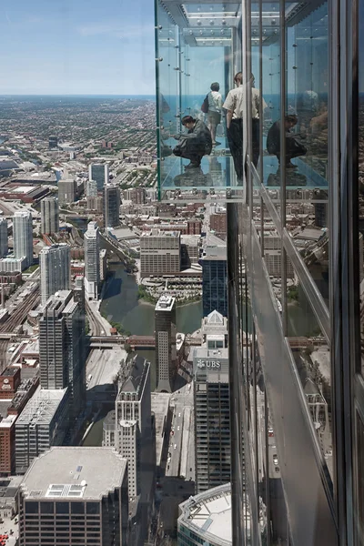 Tourist in The Ledge — Stock Photo, Image