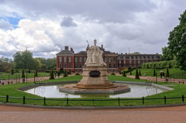 Kensington Sarayı ve bahçeleri