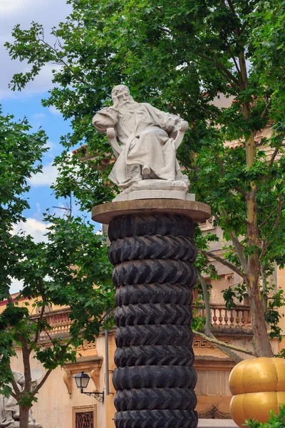 Utomhus skulptur nära Dali's Theatre — Stockfoto