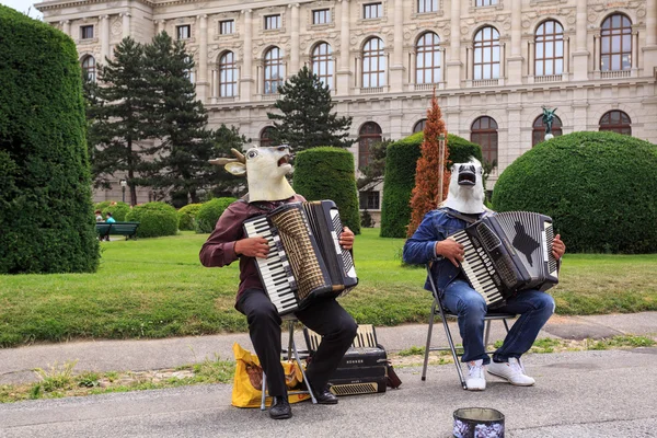 Musical performance near the Museum of Fine Arts — Zdjęcie stockowe