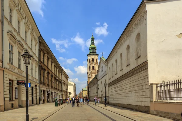 Gente en el casco antiguo de Cracovia . — Foto de Stock