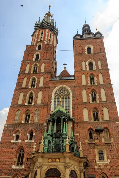 Basílica de Santa Maria na praça Market, na cidade velha de Krak — Fotografia de Stock