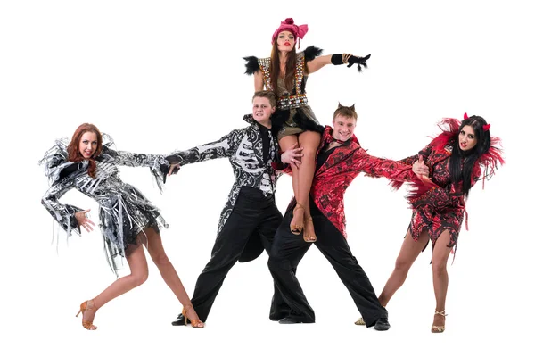 Tancerka zespołu noszenie strojów karnawałowych, taniec — Zdjęcie stockowe