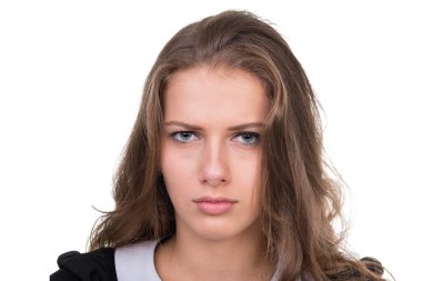 Üzgün ve depresyonda kadın üzerinde beyaz izole closeup portresi