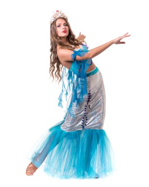 Karnaval dansçı Kadın kılığında, bir deniz kızı izole gibi beyaz giyinmiş