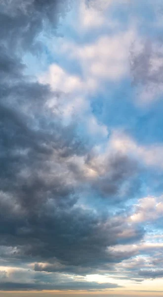 Φανταστικά Μαλακά Σύννεφα Κατά Την Ανατολή Φυσική Σύνθεση — Φωτογραφία Αρχείου