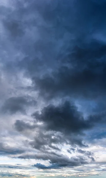 Fantásticas Nubes Trueno Suaves Composición Natural Panorámica Vertical — Foto de Stock