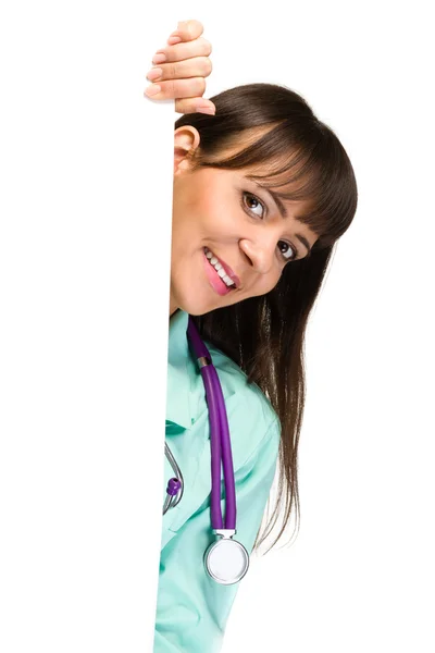 Enfermera médico sonrisa mujer mantenga tarjeta en blanco tablero — Foto de Stock