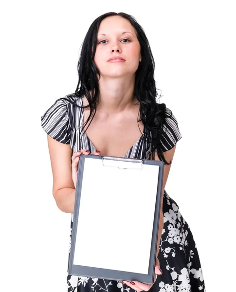 Joven mujer de negocios sonriente mostrando letrero en blanco sobre blanco — Foto de Stock