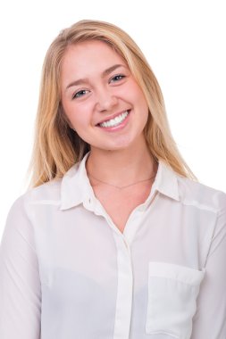 çekici beyaz gülümseyen kadın portresi