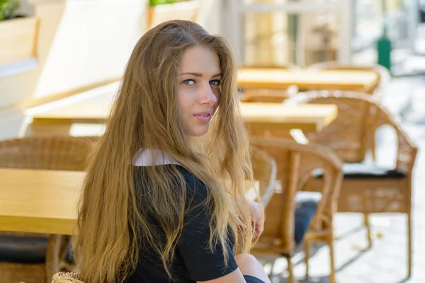 Young businesswoman in park — Stock Photo, Image