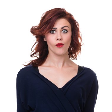 Portre üzerinde beyaz izole sürpriz genç bayan portresi