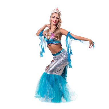 Karnaval dansçı Kadın kılığında, bir deniz kızı izole gibi beyaz giyinmiş