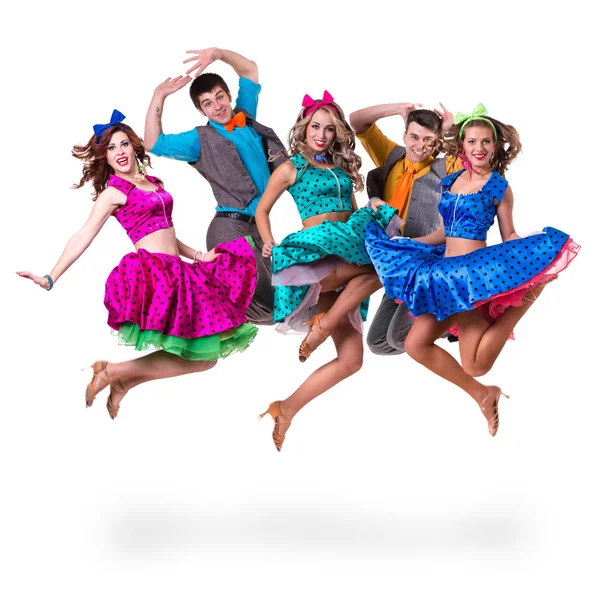 Kabare dansçı takım atlama. Beyaz arka planda tam uzunlukta izole.