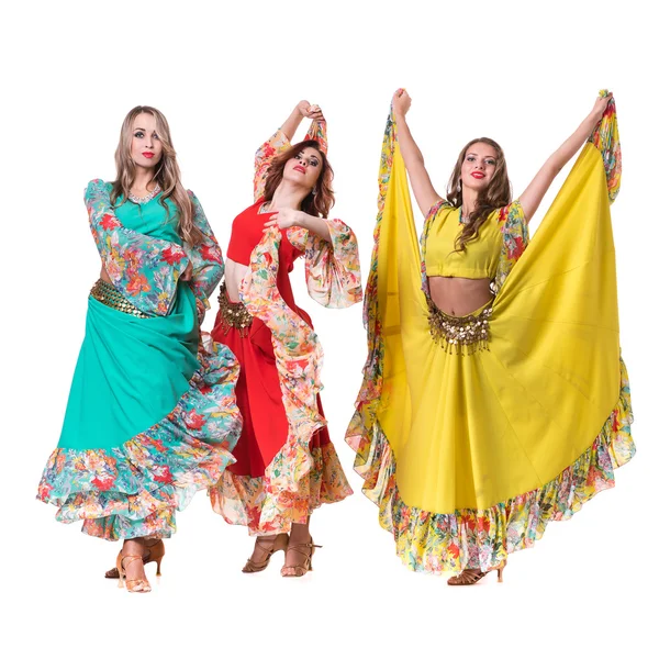 Három női tánckar pózol, elszigetelt, a fehér, a teljes hossza — Stock Fotó