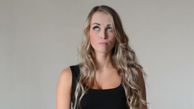 Yorgun kadın. Video portre Studio.