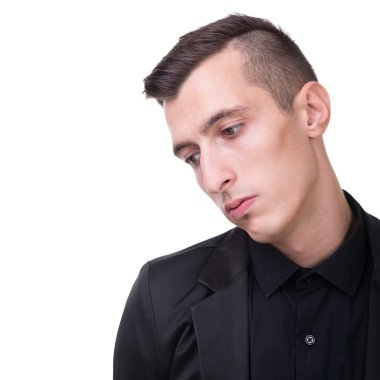 Üzgün ve depresyonda adam beyaz izole closeup portresi