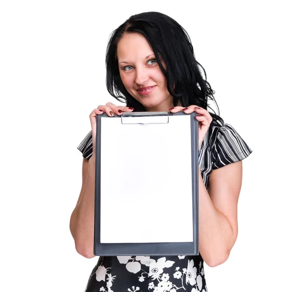 Sorrindo jovem empresária mostrando placa em branco sobre branco — Fotografia de Stock