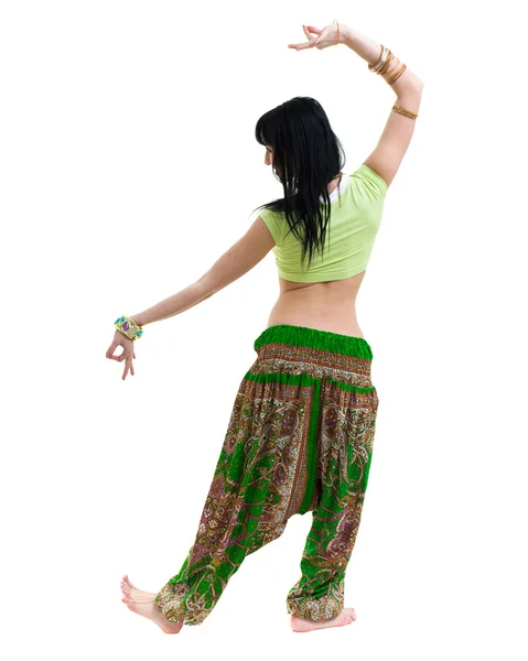 Retrato de larga duración de la mujer india bailando en el estudio. Aislado sobre blanco —  Fotos de Stock