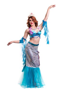 Karnaval dansçı Kadın kılığında, bir deniz kızı izole gibi beyaz giyinmiş