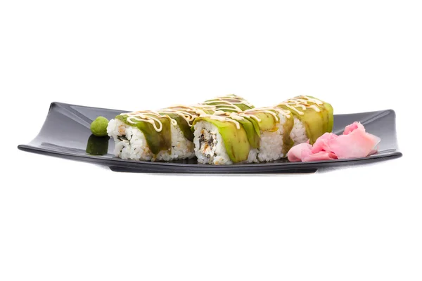 Rotoli di sushi giapponesi freschi tradizionali su un bianco — Foto Stock